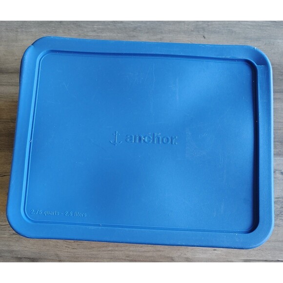 Anchor Hocking Glass Storage Container Rectangular 2.75 Quart With Blue Lid - Picture 2 of 8